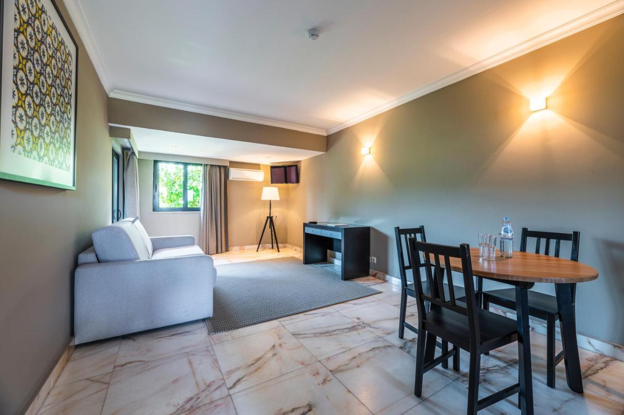 Topazio Vibe Beach Hotel & Apartments - Adults Friendly Albufeira Oda fotoğraf